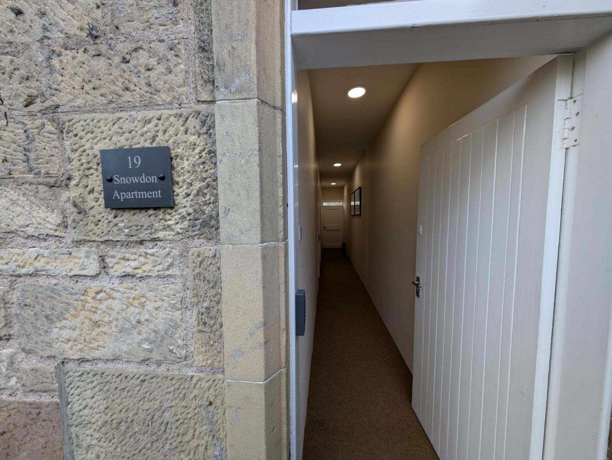 19 Snowdon Apartment Стърлинг Екстериор снимка